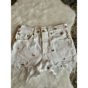Levi's Women's 501 HighRise White Spring Shorts 27 Floral Embroidered 5-buttons